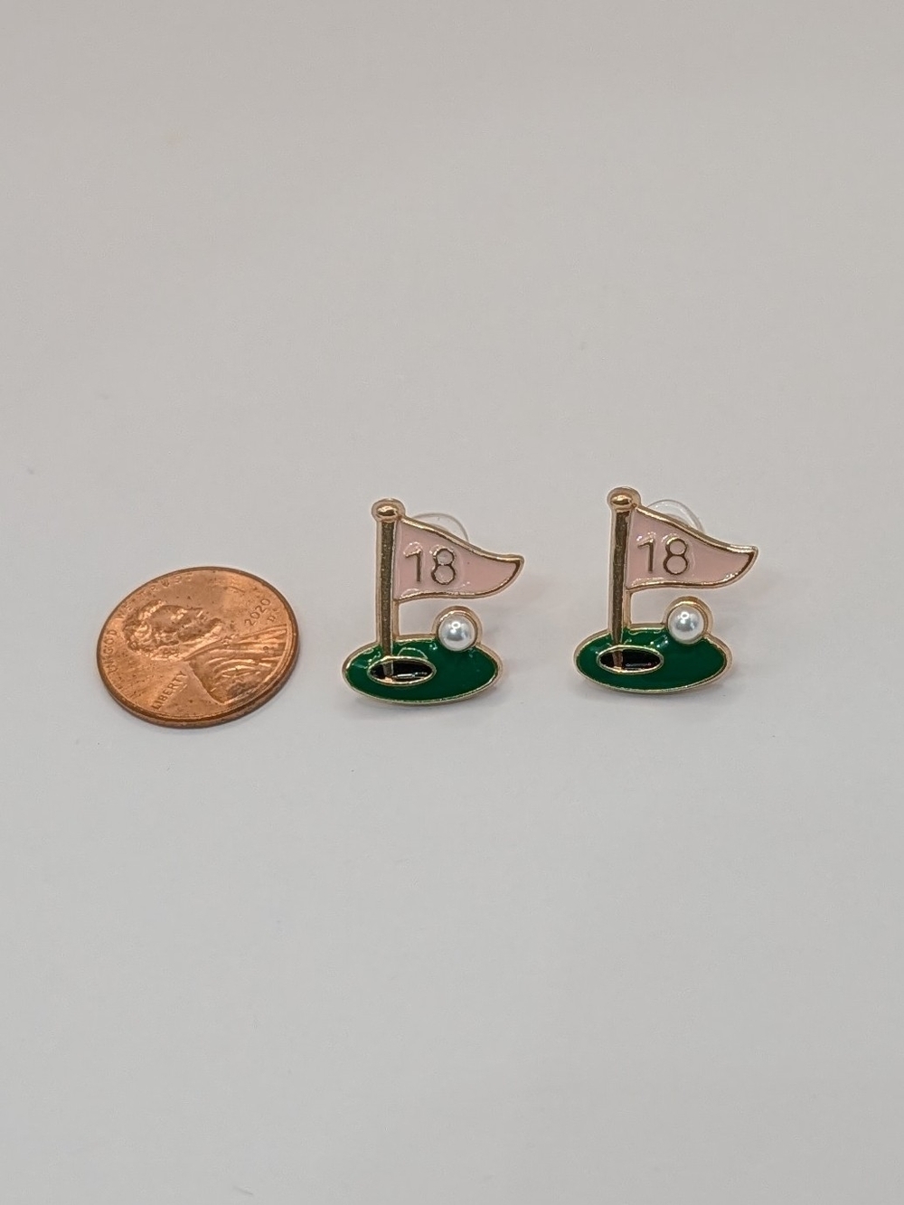 Golf 18 Flag Stud Earrings in Pink and Green Pearl Golf Ball - Picture 3 of 4